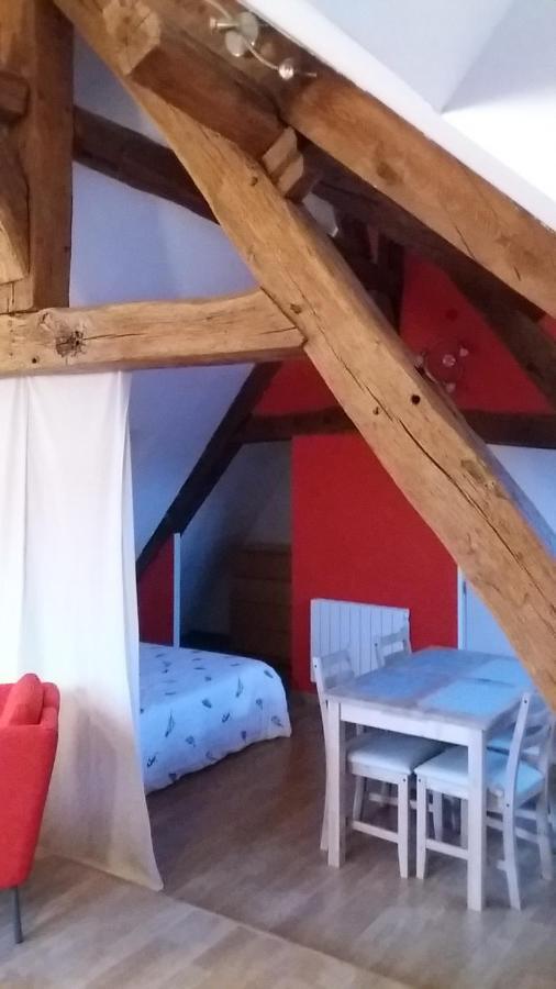 Le Charme Du Chateau Apartment Les Andelys Exterior photo